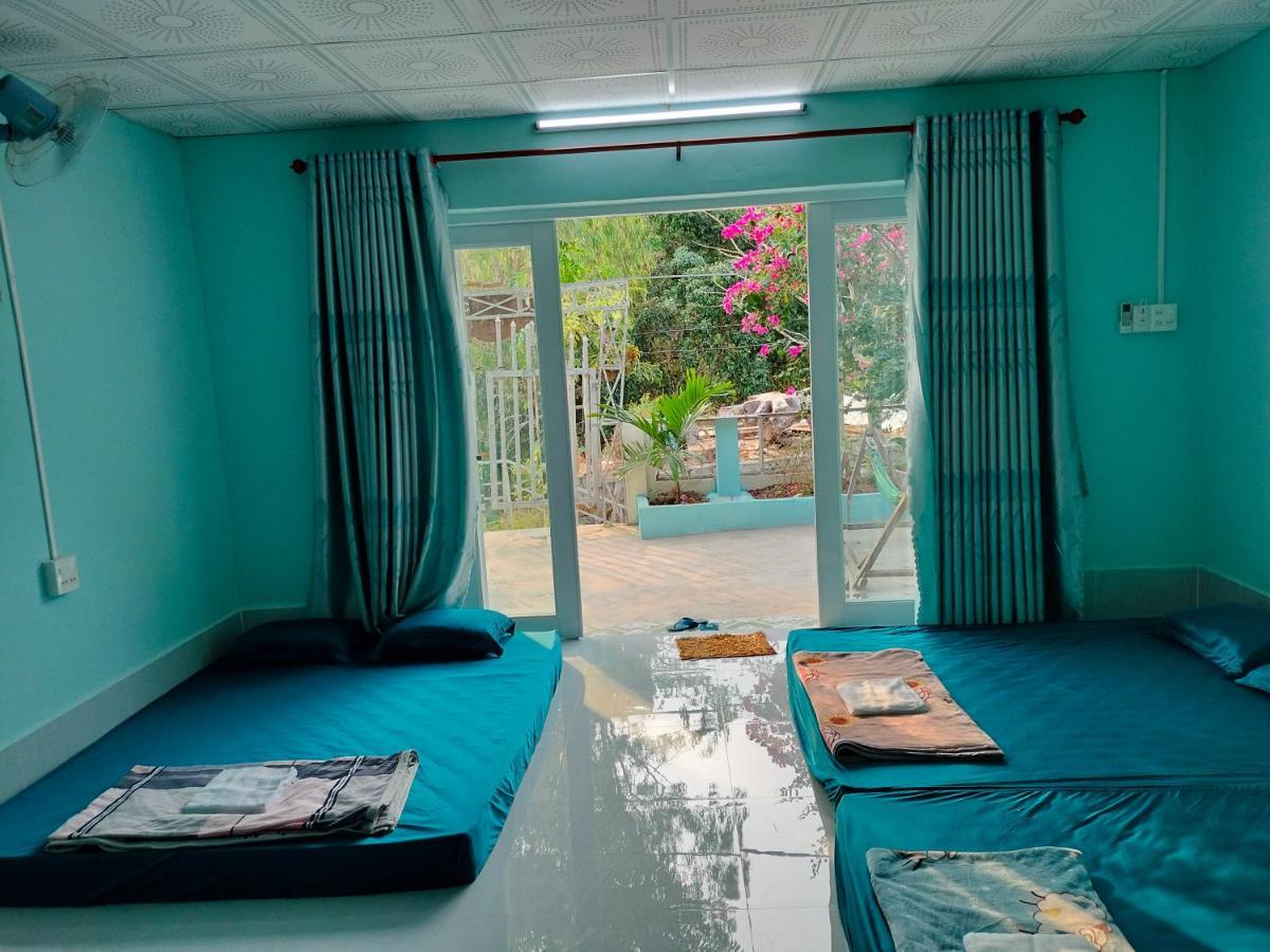Nhà Nghỉ NgọC PhuọNg Hon Son Otel Lai Son Dış mekan fotoğraf